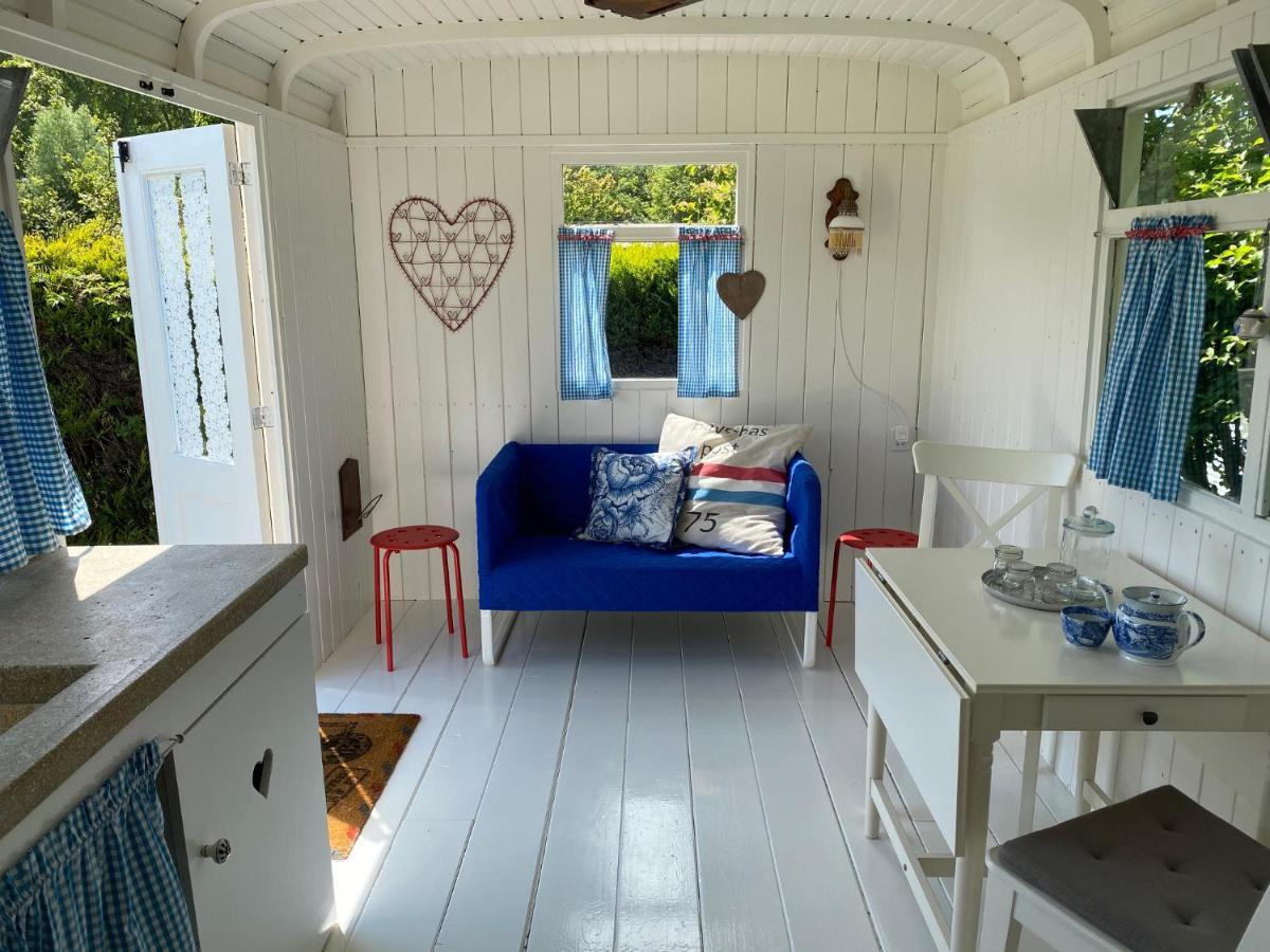 Hotel Little Blue House Oostvoorne Exterior foto